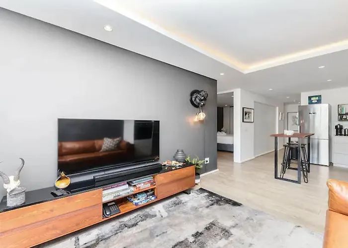 Luxurious 2 Bd Apartment In Woodstock