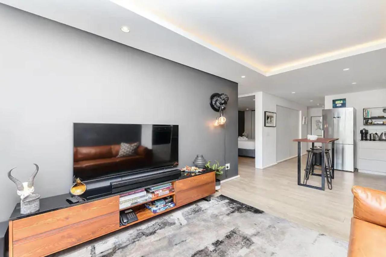 Luxurious 2 Bd In Woodstock Cape Town